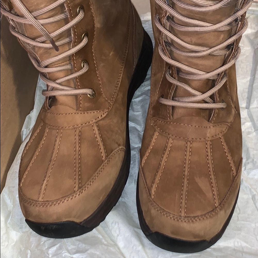 UGG ADIRONDACK TALL - Picture 2 of 3